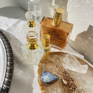 “仕事が忙しい”彼に愛されたいあなたへ。愛される女はここが違う ― 忙しい男に振り回される恋から卒業する方法。もっと愛される私になるために ―